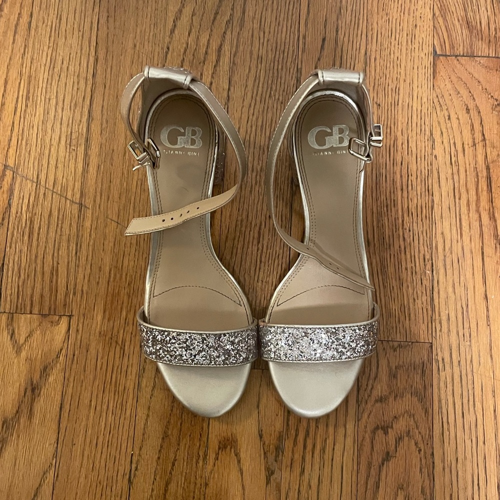 Gianni Bini Gold Heels Size 8